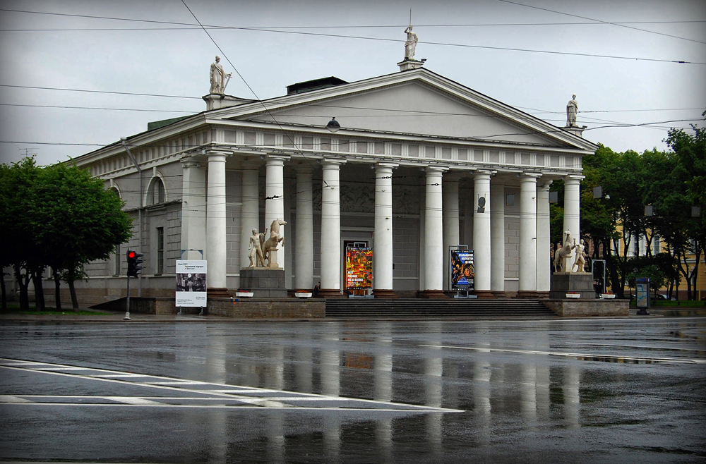 Манеж спб фото